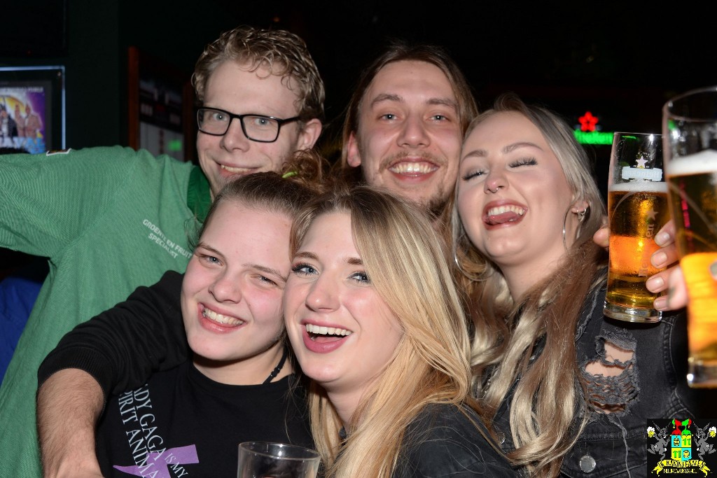 ../Images/Opwarm Feestje Carnaval 062.jpg